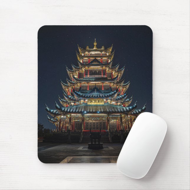 Tapis De Souris Un bâtiment japonais traditionnel s'illumine dans  (Avec souris)