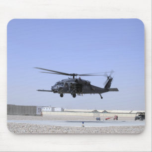 Tapis De Souris Un HH-60G pave le faucon décollant du camp Bastio