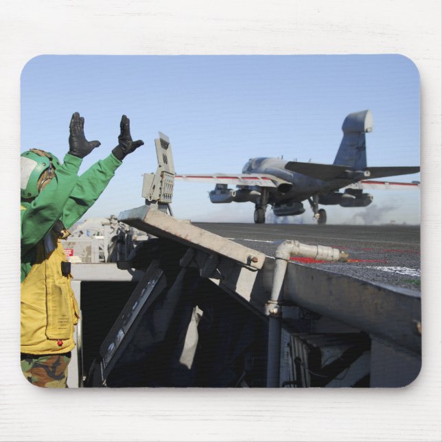 Tapis De Souris Un Prowler EA-6B démarre depuis le poste de pilota (Devant)