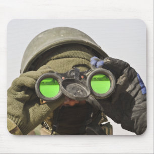 Tapis De Souris Un soldat afghan balaye l'horizon
