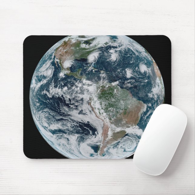 Tapis De Souris Une Chaîne Perdue De Cyclones Tropicaux (Avec souris)
