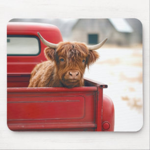 Tapis De Souris Vache des Highlands dans un camion rétro rouge