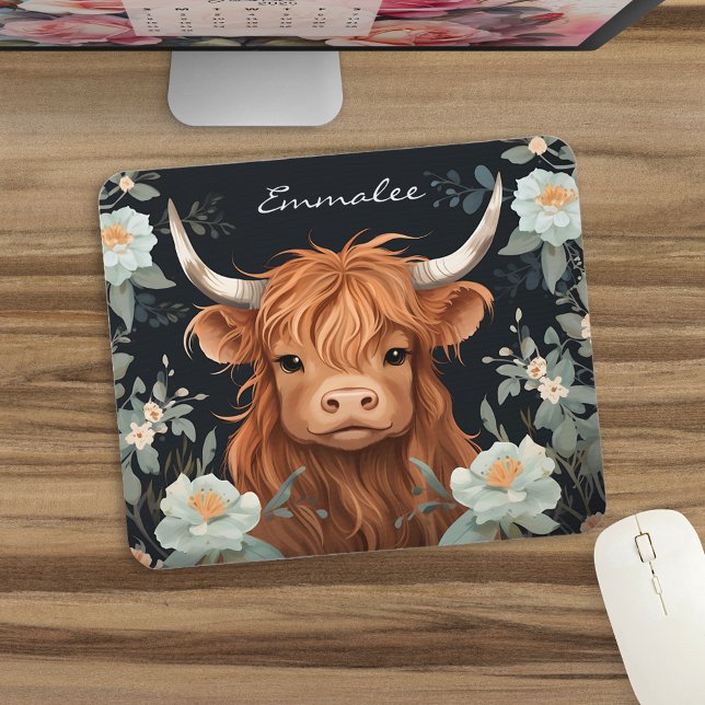 Tapis De Souris Vache Highland dans de belles fleurs avec Monogram (Créateur téléchargé)