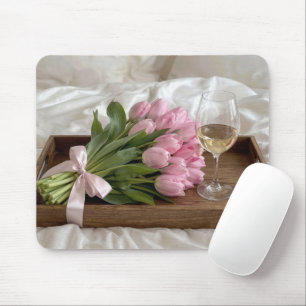 Tapis De Souris Vin et tulipes roses sur des draps de satin