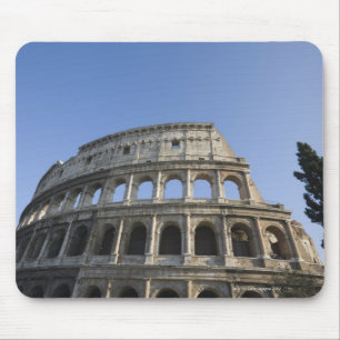 Tapis De Souris Vue large regardant le Colosseum romain avec