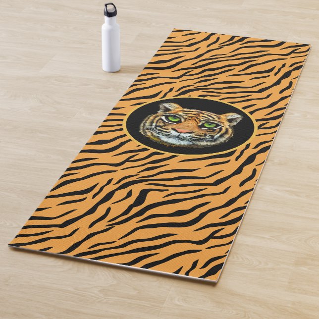 Tapis de Yoga à motif de tigre sauvage moderne (En situation)