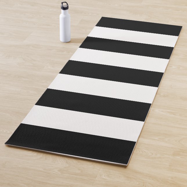 Tapis De Yoga Bandes noires et blanches, Motif rayé, Lignes (En situation)