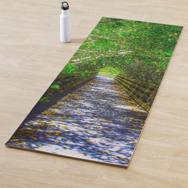 Tapis De Yoga Chemin sous la canopée des arbres (En situation)