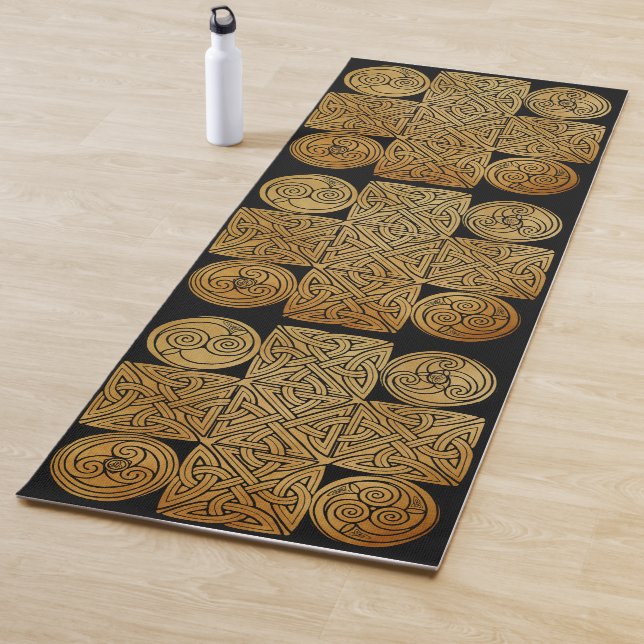 Tapis De Yoga Croix de nouage celtique (En situation)