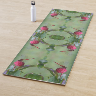 Tapis De Yoga Dragonfly Rouge sur le Fruit de Dogwood Abstrait