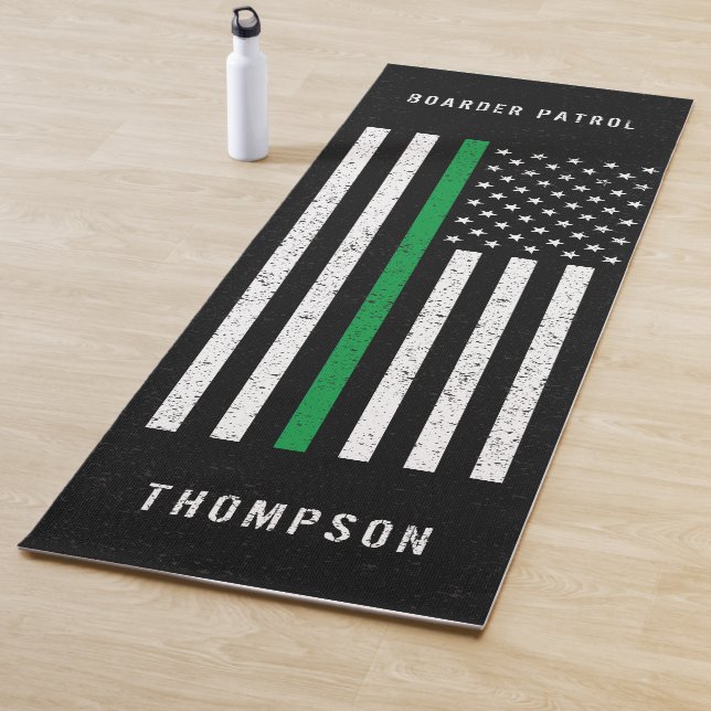 Tapis De Yoga Drapeau américain Ligne verte mince Nom troublé (En situation)