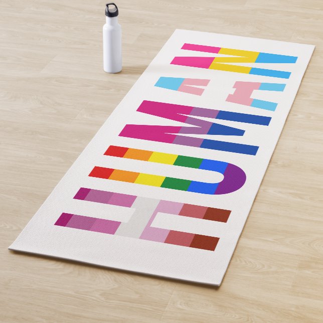 Tapis De Yoga Drapeau LGBT HUMAN Mois Gay pride Transgenre (En situation)