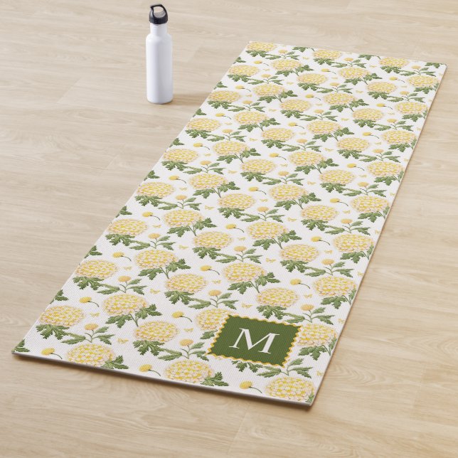 Tapis De Yoga Élégante Hydragea Jaune Monogramme Floral (En situation)