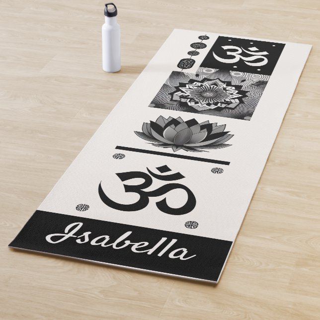 Tapis De Yoga Esterilla De Yoga om  and flower of lotus in black (En situation)