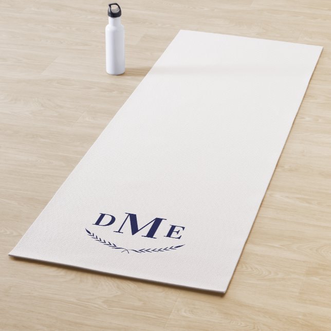 Tapis De Yoga Exercice de monogramme classique bleu marine (En situation)