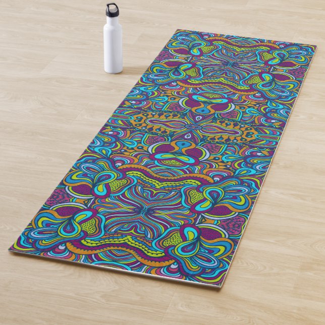 Tapis De Yoga Flèches Abstraites rétro colorées (En situation)