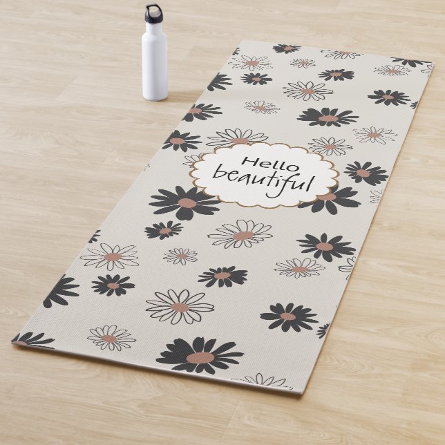 Tapis De Yoga Fleur rose noir marron (En situation)