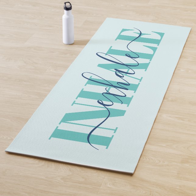 Tapis De Yoga Inhale exhale une citation bleu turquoise moderne (En situation)