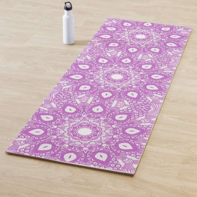 Tapis De Yoga Lavande Abstraite, Kaleidoscope Mandala Yoga Mats (En situation)