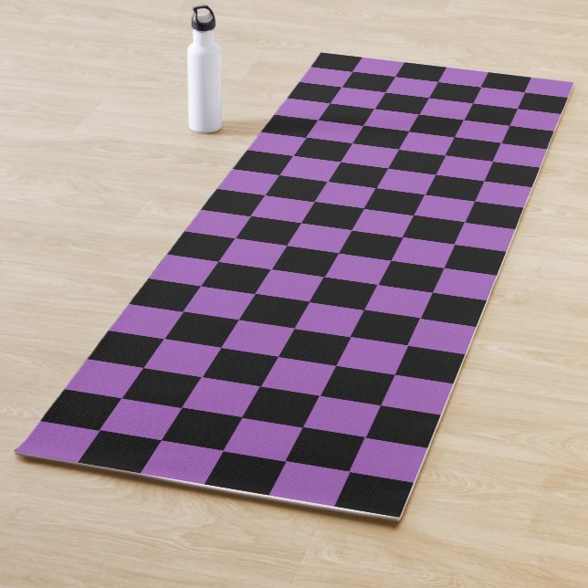 Tapis De Yoga Lavande et Motif À damiers noir (En situation)