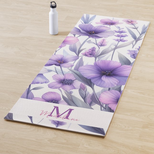 Tapis De Yoga Lavande Purple Aquarelle Florale Nom Monogramme (En situation)