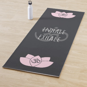 Tapis De Yoga L'OM et la fleur de Lotus roses inhalent exhalent