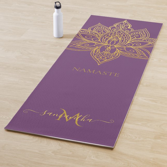 Tapis De Yoga Lotus Gold Mandala Monogramme Élégant violet (En situation)