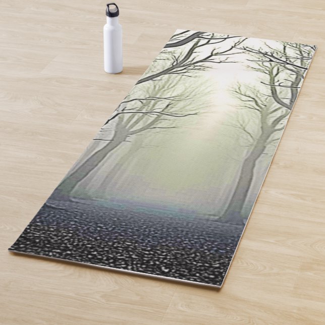 Tapis De Yoga Misty Forest Path: Eerie Beauty (En situation)