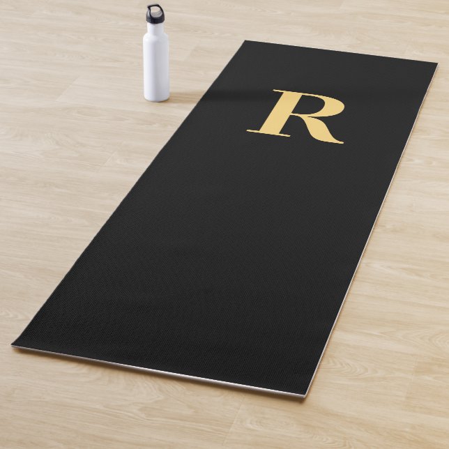 Tapis De Yoga Monogramme initial noir (En situation)