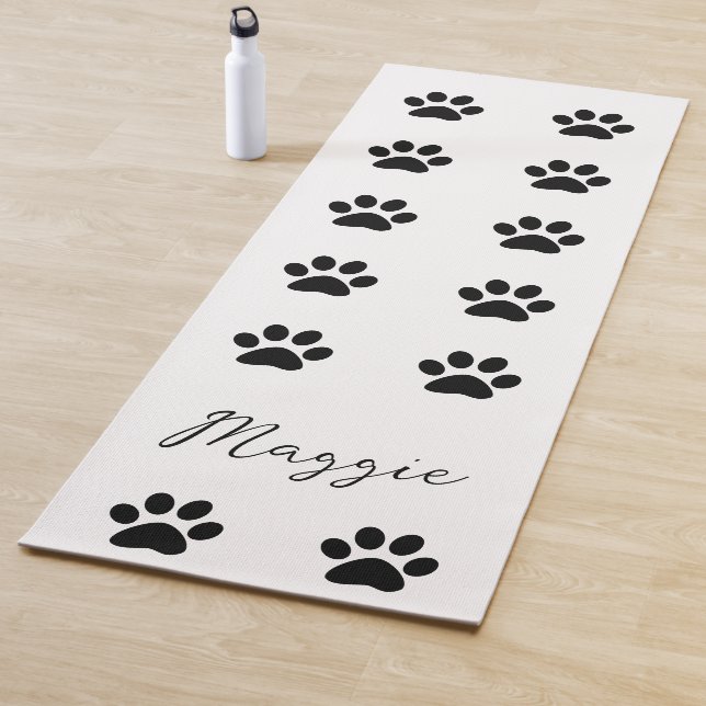 Tapis De Yoga Monogramme Nom personnalisé Motif Empreinte de pat (En situation)