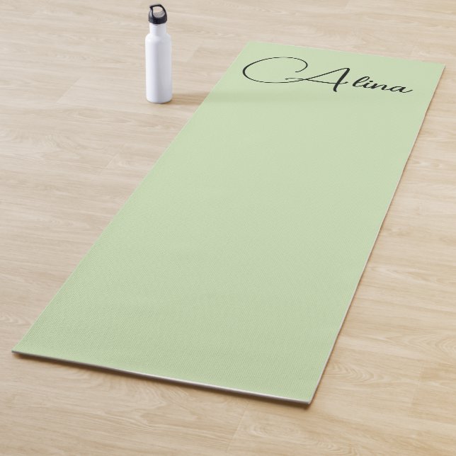 Tapis De Yoga monogramme vert clair et noir (En situation)