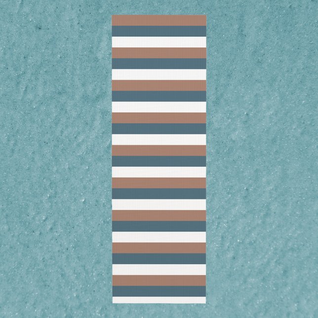 Tapis De Yoga Motif de bande Brown Turquoise blanc (A yoga mat with mocha brown, teal and white stripes)