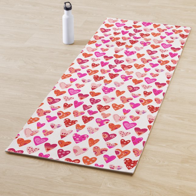 Tapis De Yoga Motif de coeur Rouge rose moderne (En situation)