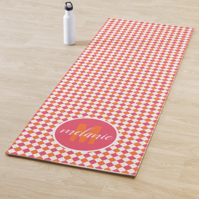 Tapis De Yoga Motif rose et orange diamant Monogramme Yoga Mat (En situation)