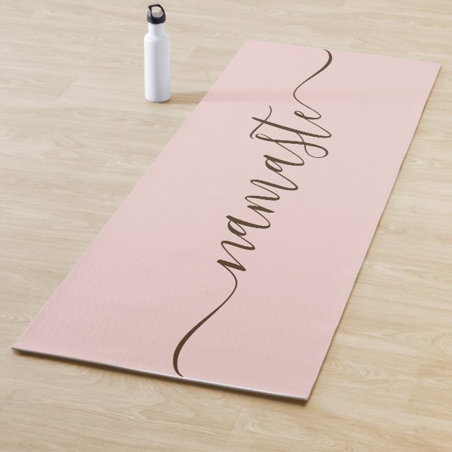 Tapis De Yoga Noir et Brown foncé Élégant Swash Namaste (En situation)