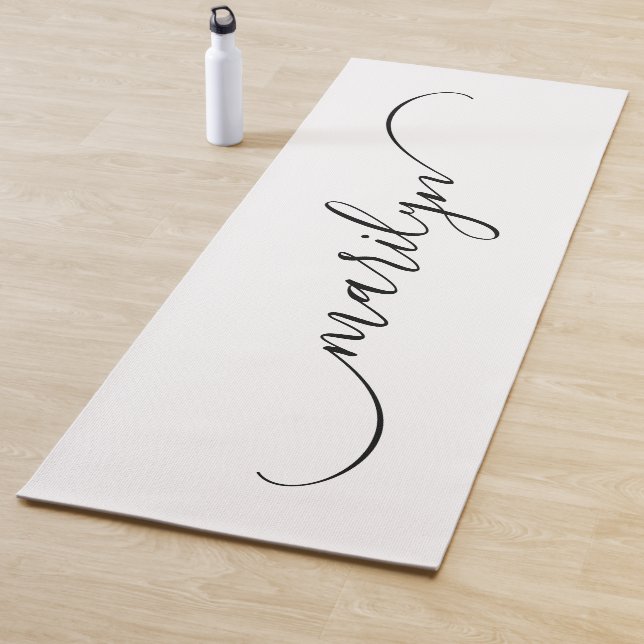 Tapis De Yoga Nom de la signature de lessive courbe classique (En situation)