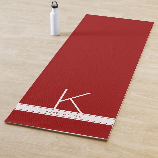 Tapis De Yoga Nom du monogramme de bande simple Red Modern (En situation)