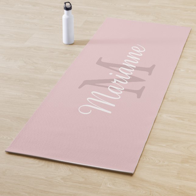 Tapis De Yoga Nom du monogramme personnalisé (En situation)