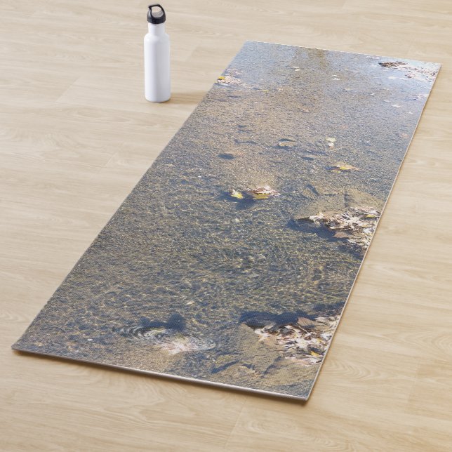 Tapis De Yoga Ohio Shallow Creek dans l'automne photographie de  (En situation)
