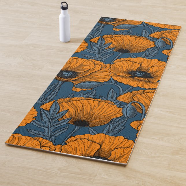 Tapis De Yoga Pavot orange sur bleu foncé (En situation)