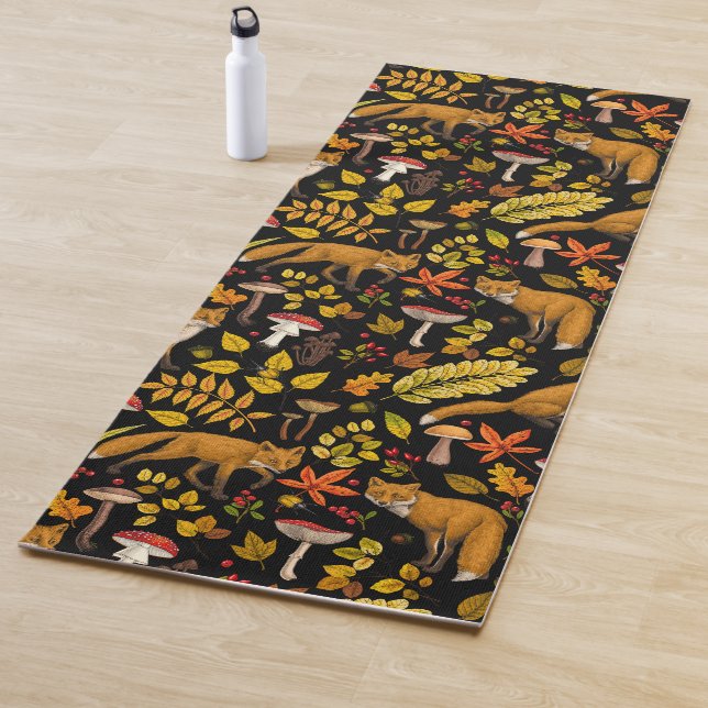 Tapis De Yoga Renard d'automne sur noir (En situation)