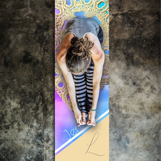 Tapis De Yoga Sérénité baisée en nuages : Le yoga en dentelle d' (A female yogi exercises on Cloud-kissed Serenity: The Golden Lace Yoga Mat by fantabuloustef)