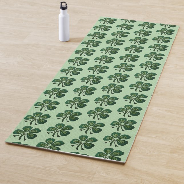 Tapis De Yoga Shamrocks verts 2025 (En situation)