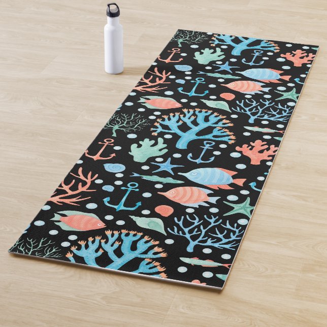 Tapis De Yoga Sous l'aquarelle de la mer Motif foncé (En situation)