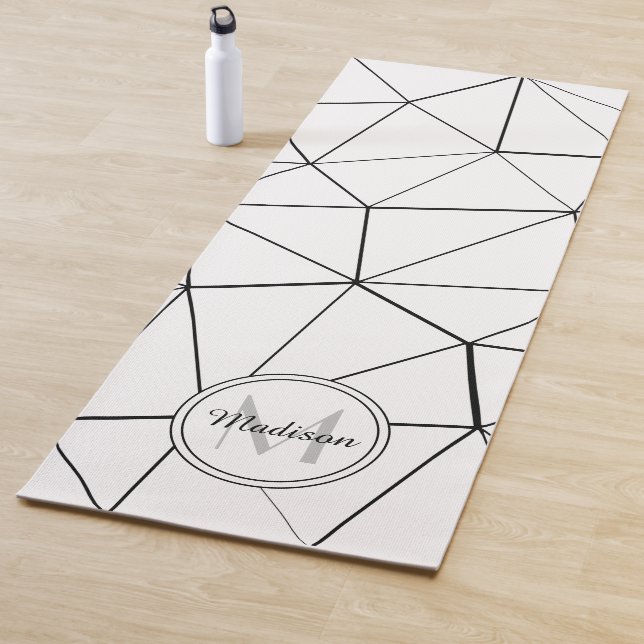 Tapis De Yoga Triangles blancs géométriques lignes noires Monogr (En situation)