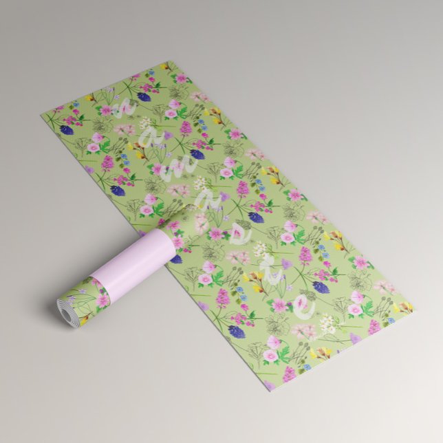 Tapis De Yoga Yoga para mujer con delicadas flores sobre verde (Créateur téléchargé)