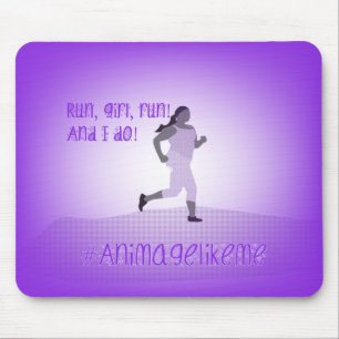 Tapis sinueux de souris de coureur de fille
