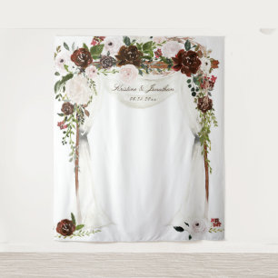 Tapisserie de mariage florale rose bordeaux rustiq