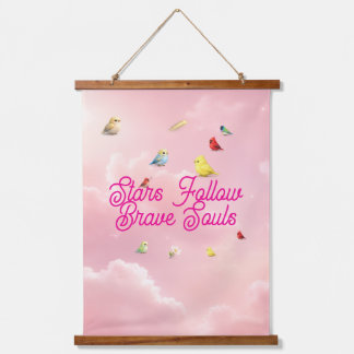 Tapisserie murale à dessus en bois