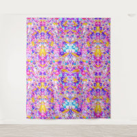 Tapisserie rose et bleu arrosée